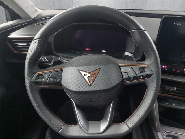 Leon 1.5 eTSI LED+NAVI+FULL LINK+PARKLENK+ACC