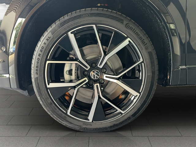 Tiguan R-Line 2,0 l TDI  4MO 142 kW/193 PSDSG