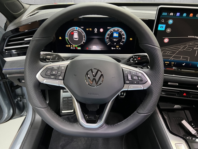 Passat R-Line  eHybrid  130 kW (177 PS) / 85  (1