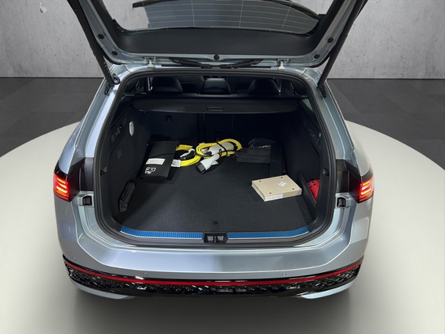 Passat R-Line  eHybrid  130 kW (177 PS) / 85  (1
