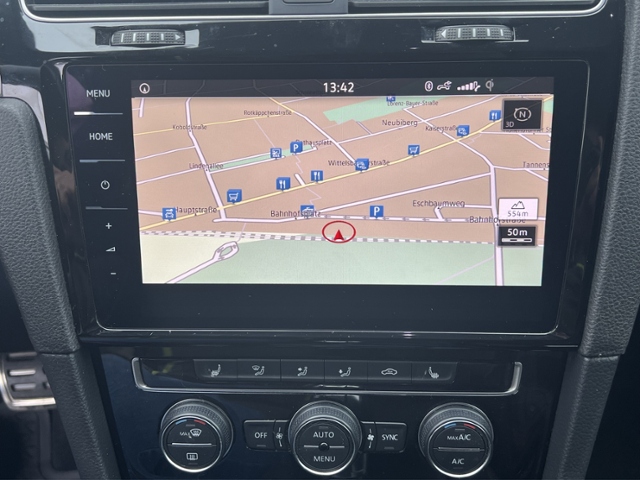 Golf VII GTI 2.0 TSI LED+NAVI+AHK+APP-CONN.+ACC