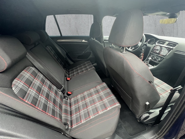 Golf VII GTI 2.0 TSI LED+NAVI+AHK+APP-CONN.+ACC