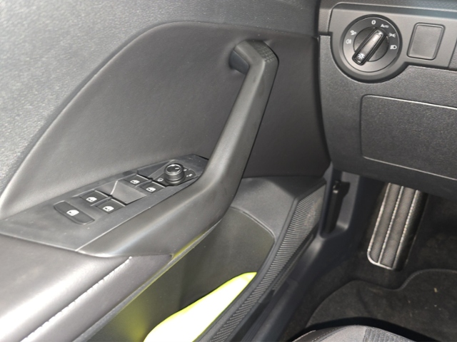 T-Cross R-Line 1.0 l TSI  85 kW (116 PS) DSG