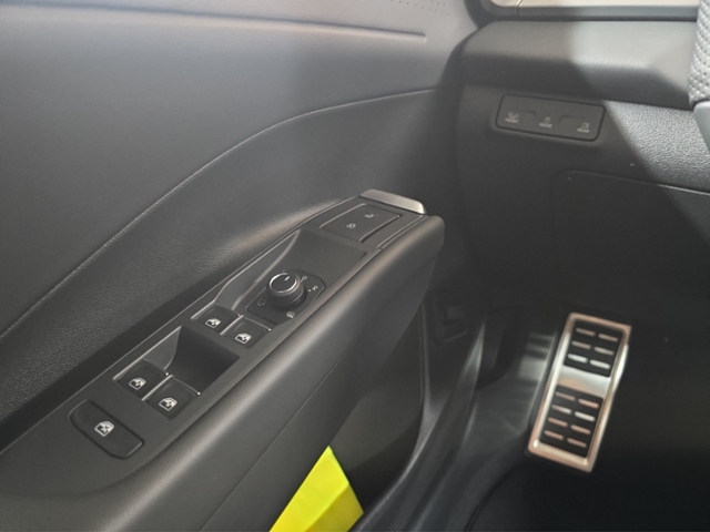 T-Roc R-Line 1.5 l eTSI 110 kW (150 PS) DSG