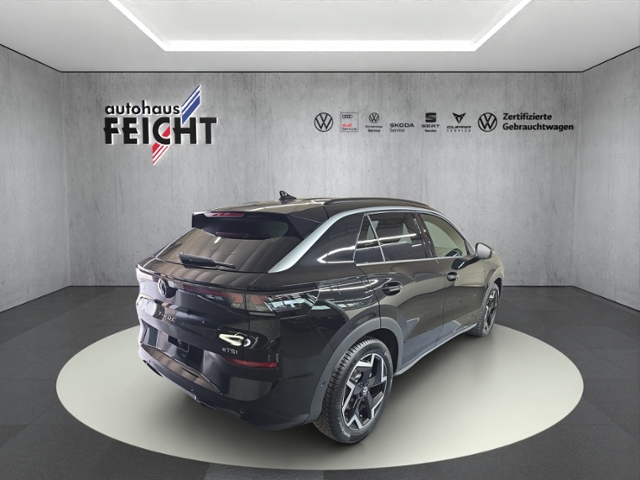 T-Roc R-Line 1.5 l eTSI  110 kW (150 PS) DSG