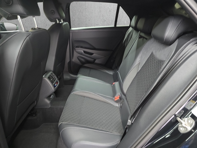T-Roc R-Line 1.5 l eTSI  110 kW (150 PS) DSG