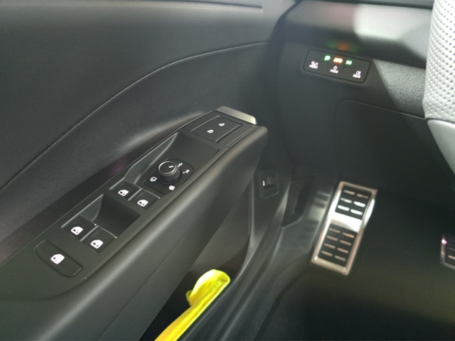 T-Roc R-Line 1.5 l eTSI 110 kW (150 PS) DSG