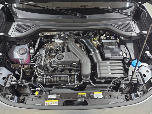 T-Roc R-Line 1.5 l eTSI 110 kW (150 PS) DSG