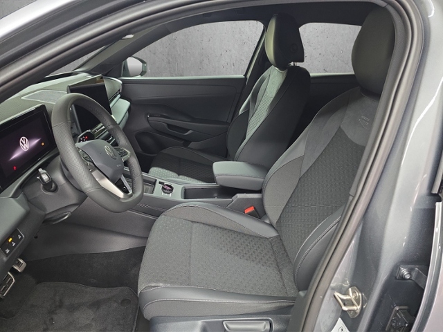 T-Roc R-Line 1.5 l eTSI 110 kW (150 PS) DSG