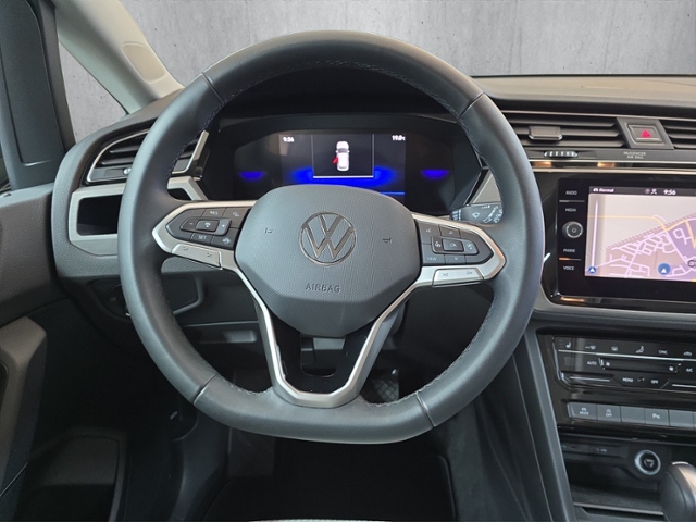 Touran 1.5 TSI Comfortline+NAVI+RFK+7-SITZ.+AHK