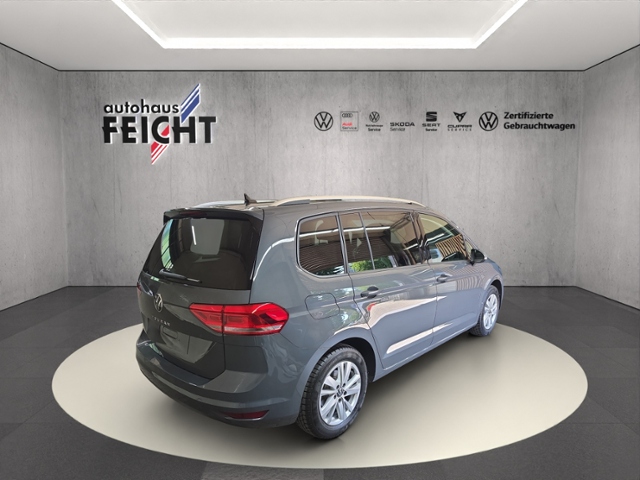 Touran 1.5 TSI Comfortline+NAVI+RFK+7-SITZ.+AHK