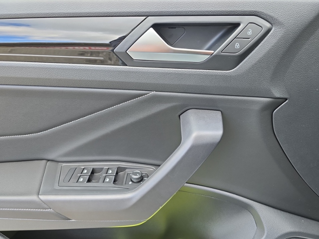 T-Roc Cabriolet 1.5 TSI R-Line+LED+NAVI+AHK+APP