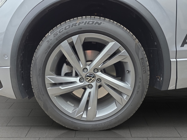 Tiguan Allspace 2.0 TDI R-Line+LED+NAV+AHK+RFK