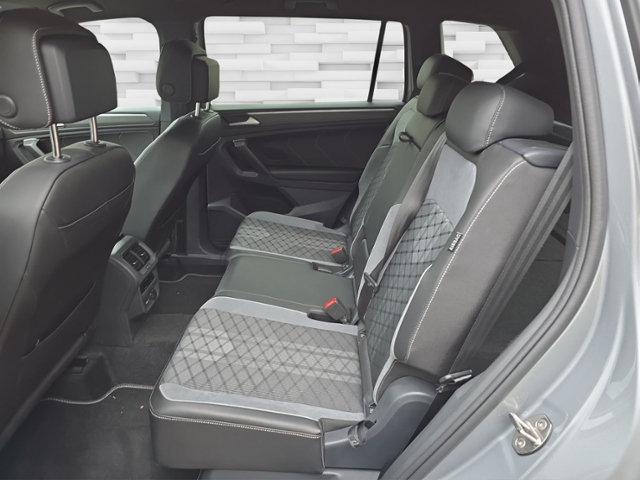 Tiguan Allspace 2.0 TDI R-Line+LED+NAV+AHK+RFK