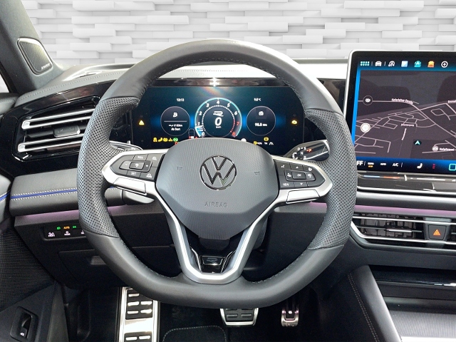 Tiguan 1.5 eTSI R-Line+MATRIX+AHK+HUD+PANO+NAVI