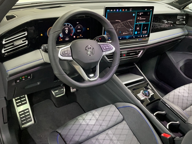 Tiguan 1.5 eTSI R-Line+MATRIX+AHK+HUD+PANO+NAVI