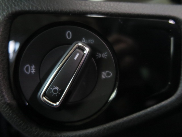 Golf VII GTI 2.0 TSI LED+ACC+NAVI+PANO+STANDHZG.