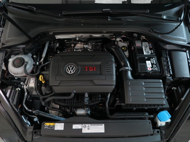 Golf VII GTI 2.0 TSI LED+ACC+NAVI+PANO+STANDHZG.