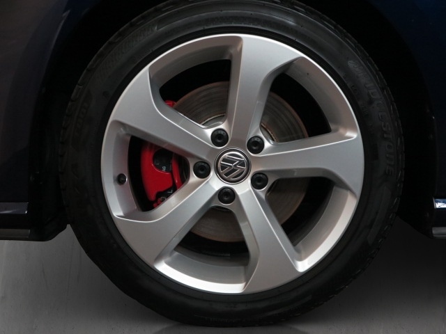 Golf VII GTI 2.0 TSI LED+ACC+NAVI+PANO+STANDHZG.