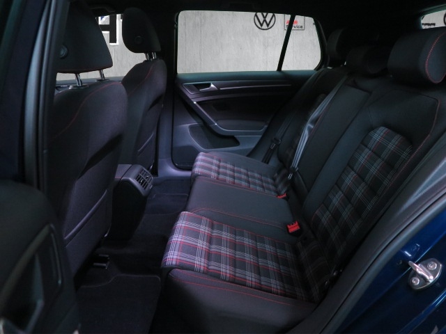 Golf VII GTI 2.0 TSI LED+ACC+NAVI+PANO+STANDHZG.