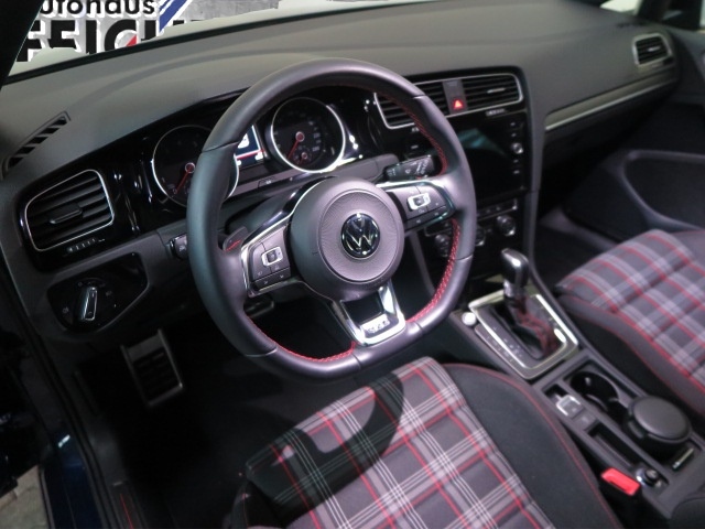 Golf VII GTI 2.0 TSI LED+ACC+NAVI+PANO+STANDHZG.