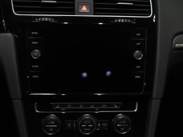 Golf VII GTI 2.0 TSI LED+ACC+NAVI+PANO+STANDHZG.