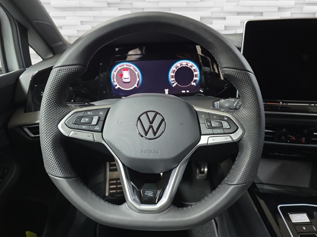 Golf 1,5 l 110 kW (150 PS)DSG R-Line  LED NAVI