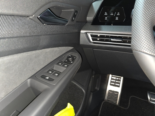 Golf 1,5 l 110 kW (150 PS)DSG R-Line  LED NAVI