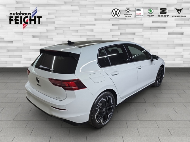 Golf 1,5 l 110 kW (150 PS)DSG R-Line  LED NAVI