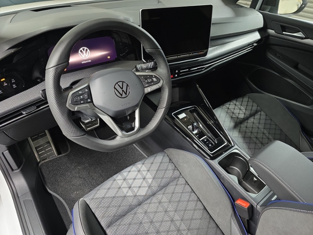 Golf 1,5 l 110 kW (150 PS)DSG R-Line  LED NAVI