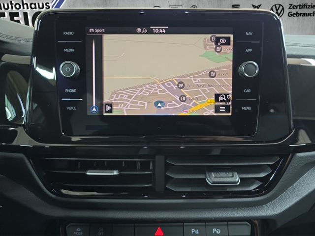 T-Roc R-Line 1.5 l TSI 110 kW (150 P S) DSG