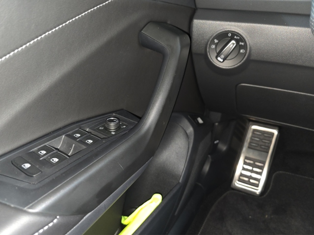 T-Roc R-Line 1.5 l TSI 110 kW (150 P S) DSG