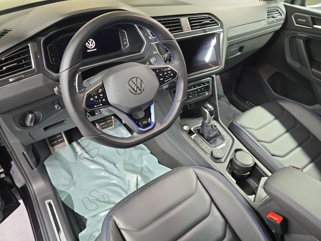 Tiguan R 2.0 TSI 4Motion+LED+NAVI+PANO+AHK+APP