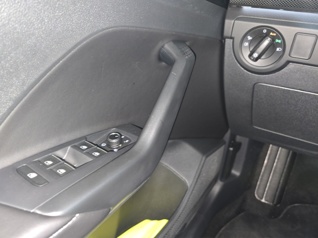 T-Cross R-Line 1.0 l TSI  85 kW (116 PS) DSG