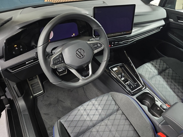 Golf R-Line 1,5 l eTSI  110 kW (150 PS) DSG