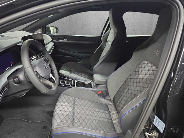 Golf R-Line 1,5 l eTSI  110 kW (150 PS) DSG