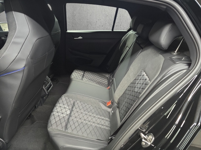 Golf R-Line 1,5 l eTSI  110 kW (150 PS) DSG