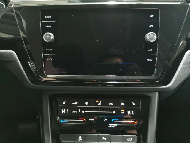 Touran Highline 1,5 l TSI 150 PS DSG  LED NAVI