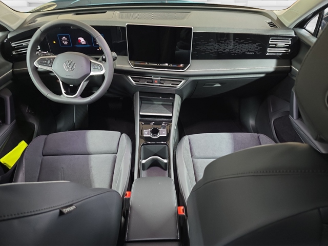 Tiguan Elegance 1,5 l eHybrid DSG KLIMA LED ALU