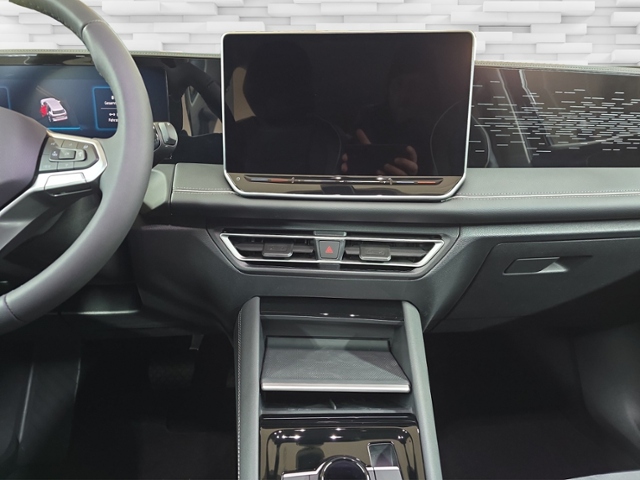 Tiguan Elegance 1,5 l eHybrid DSG KLIMA LED ALU