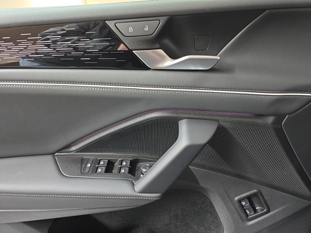 Tiguan Elegance 1,5 l eHybrid DSG KLIMA LED ALU