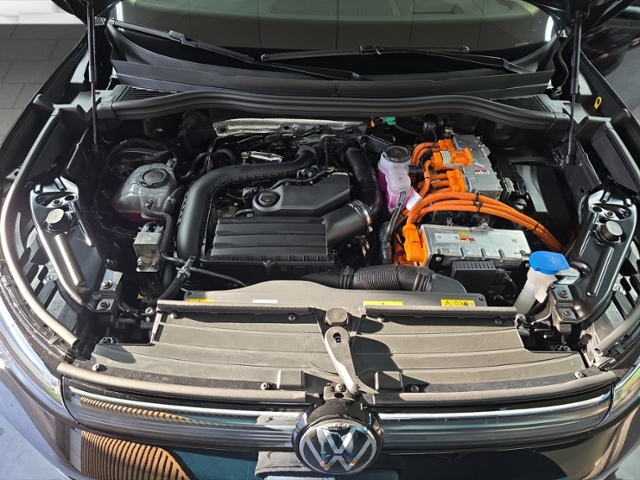 Tiguan Elegance 1,5 l eHybrid DSG KLIMA LED ALU