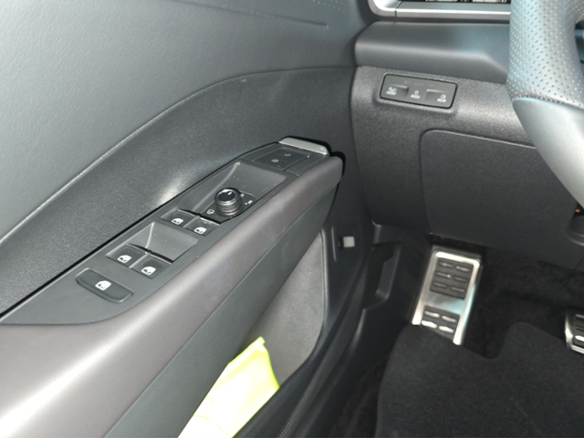 T-Roc R-Line 1.5 l eTSI  110 kW (150 PS) DSG