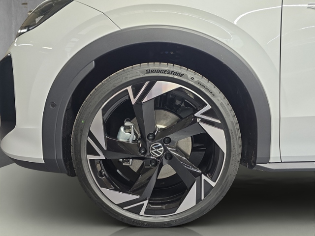 T-Roc R-Line 1.5 l eTSI  110 kW (150 PS) DSG