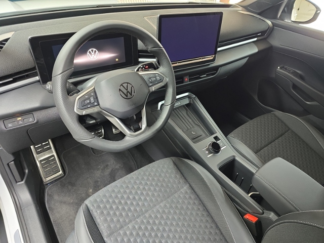 T-Roc 1.5 eTSI R-LineLED-MATRIX+NAVI+AHK+RFK