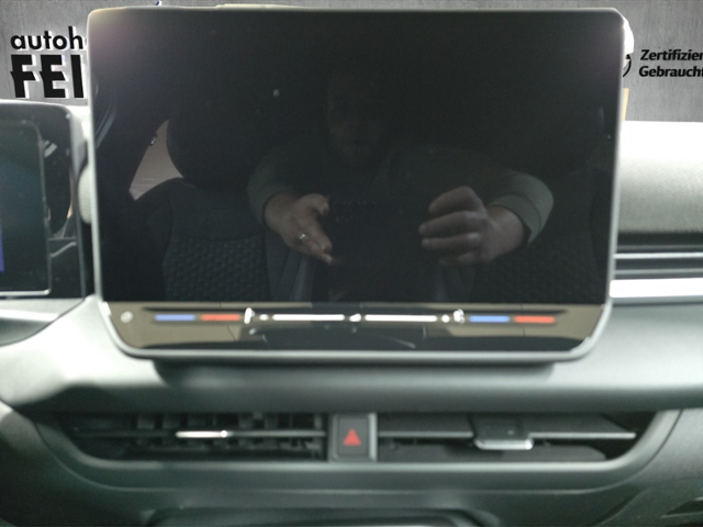 T-Roc 1.5 eTSI R-Line+LED-MATRIX+NAVI+AHK+RFK