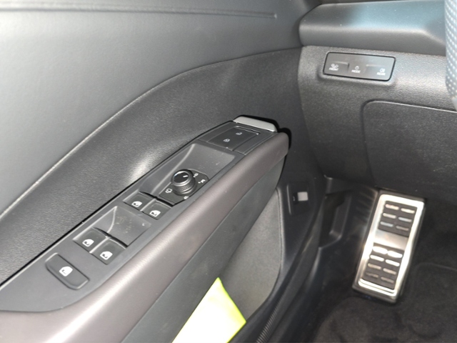 T-Roc 1.5 eTSI R-Line+LED-MATRIX+NAVI+AHK+RFK
